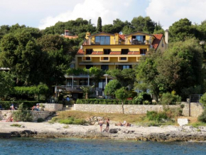 Отель Apartments Figarola  Ровинь